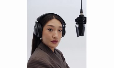 美宝莲纽约官宣全球代言人peggy gou